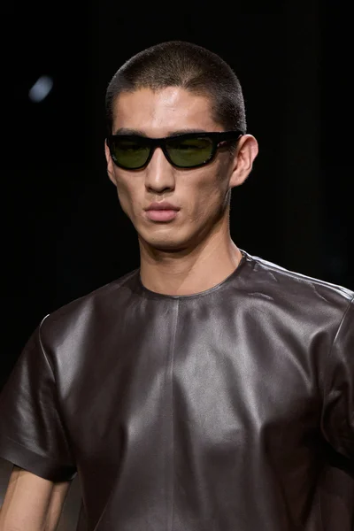 Look 30
